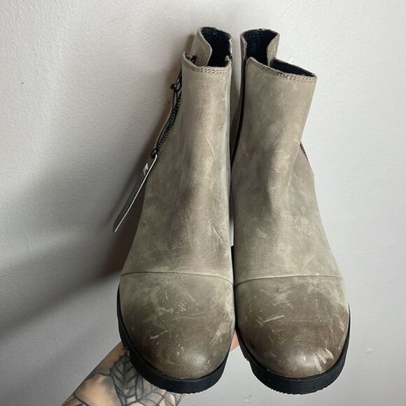 Sorel Joan Uptown Zip Ankle Booties Size 10 NWT - Picture 2 of 4